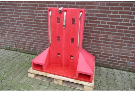 Gasflessenpallet GFP-4 van polyethyleen (PE), voor max. 4 gasflessen, met spanband. Gebruikt